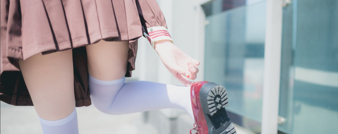 悠闲卡通小女孩